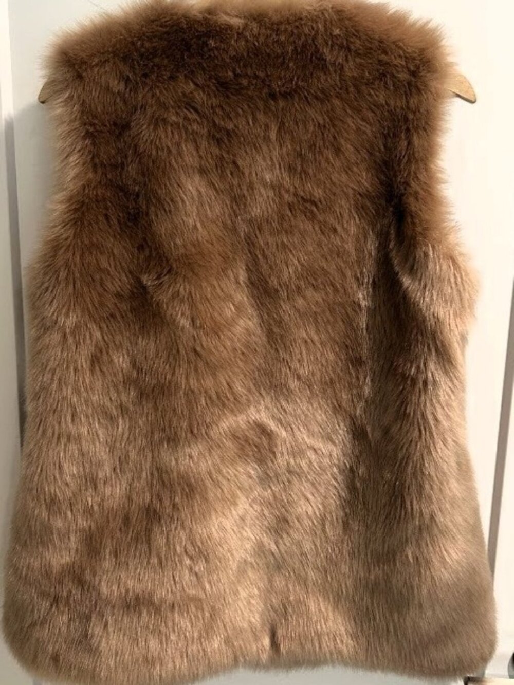 NWT Bagatelle Faux Fur Vest Womens Size M Pinky Tan Plush Cozy Boho Mob Wife New - Picture 3 of 5